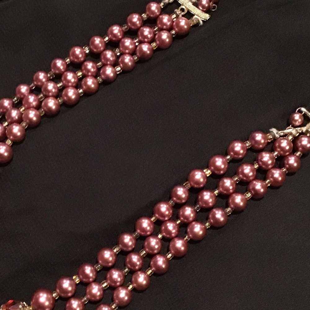 Japan  Mauve Triple-Strand Faux Pearl Necklace - Picture 3 of 6